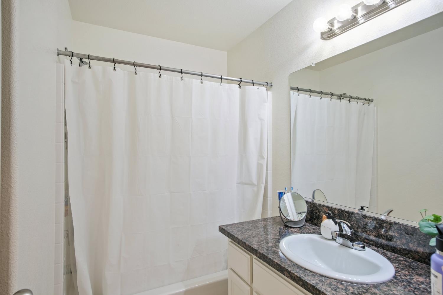 W Petrel Court, Winton, California image 13
