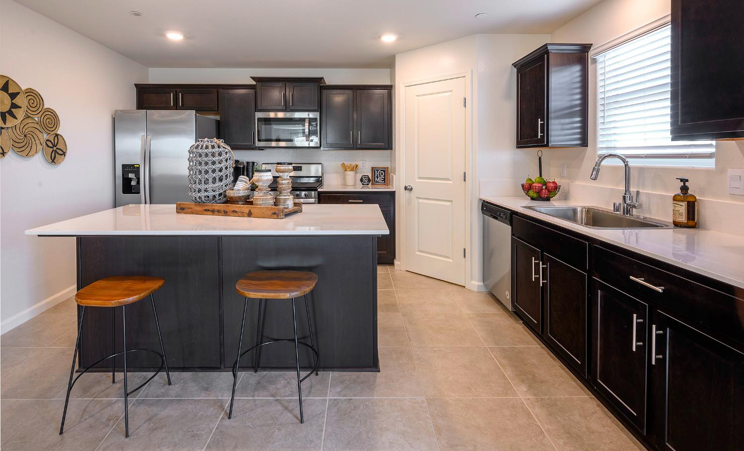 Stephanie Court #40 B1, Merced, California image 3