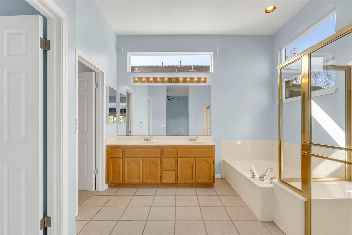 Honeygold Lane, Brentwood, California image 10