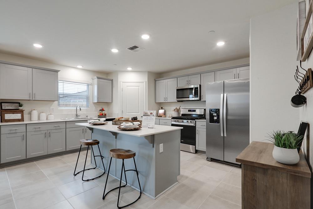 Stephanie Court #41 B1, Merced, California image 2