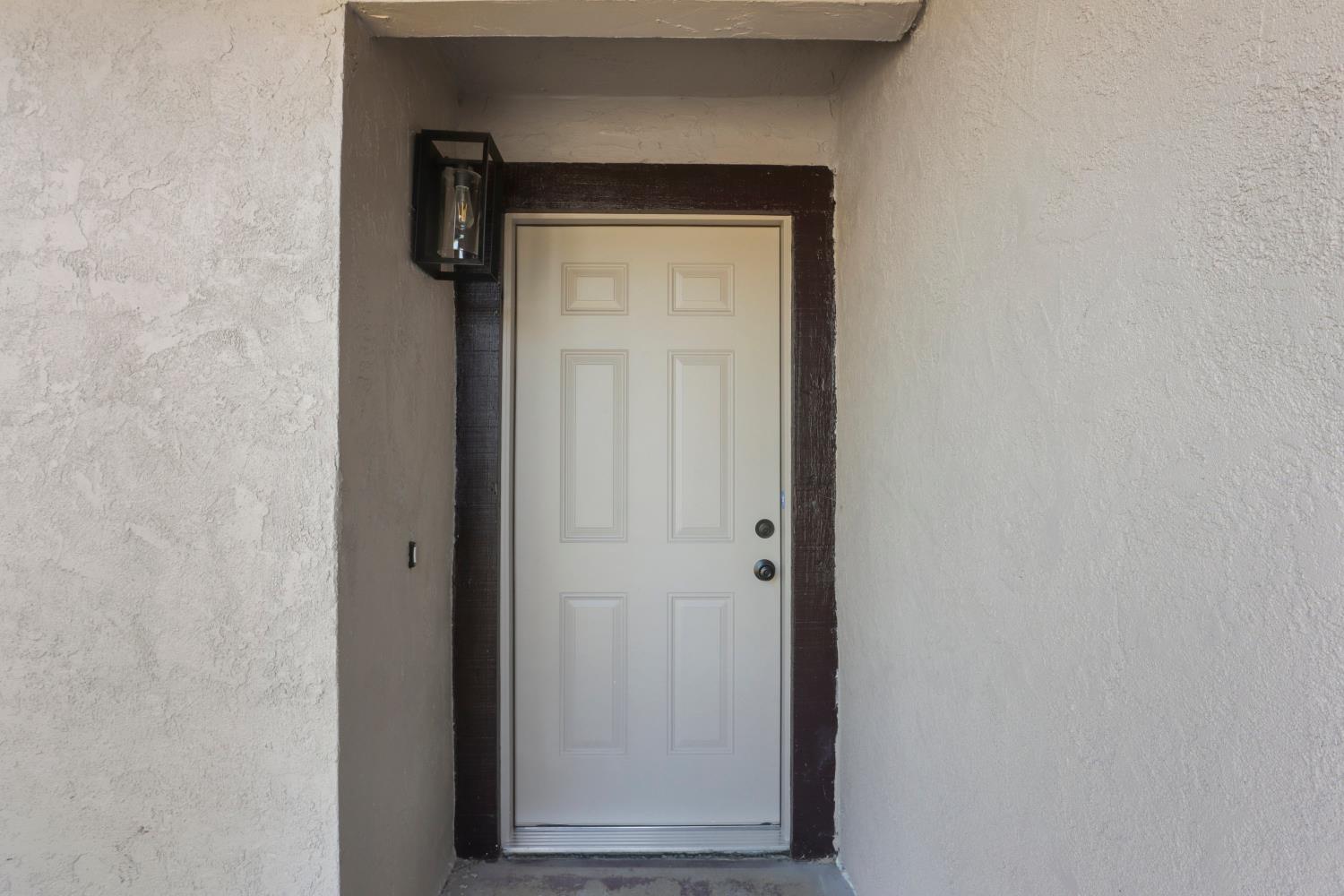 Detail Gallery Image 5 of 42 For 1752 Crestwood Cir, Stockton,  CA 95210 - 4 Beds | 2 Baths