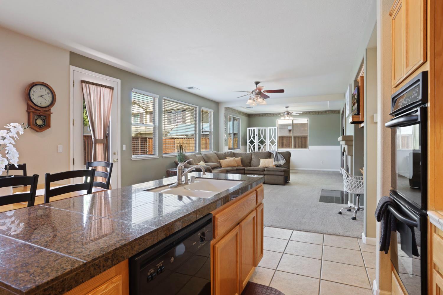 Golden Leaf Lane, Tracy, California image 9