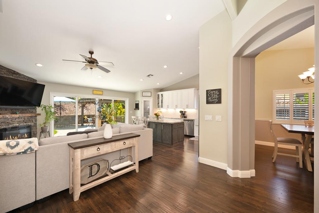 Rowlands Court, Folsom, California image 18