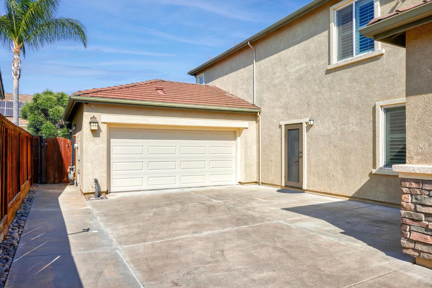 Mustang Drive, Oakdale, California image 8