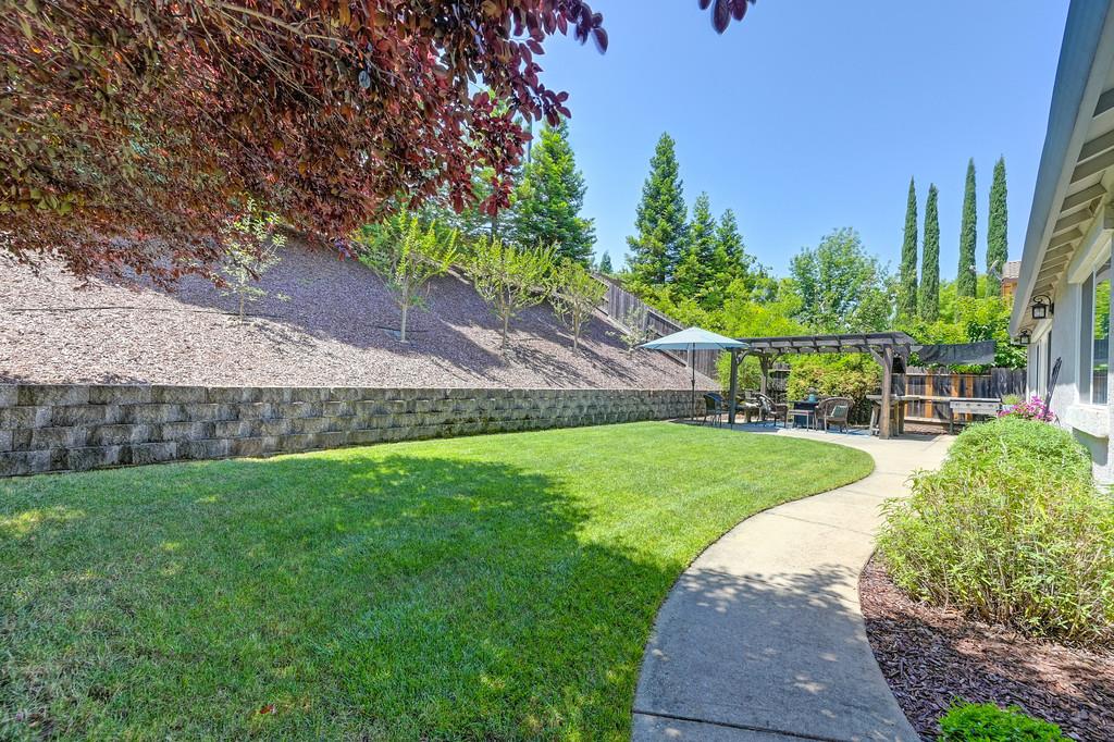 Rowlands Court, Folsom, California image 40