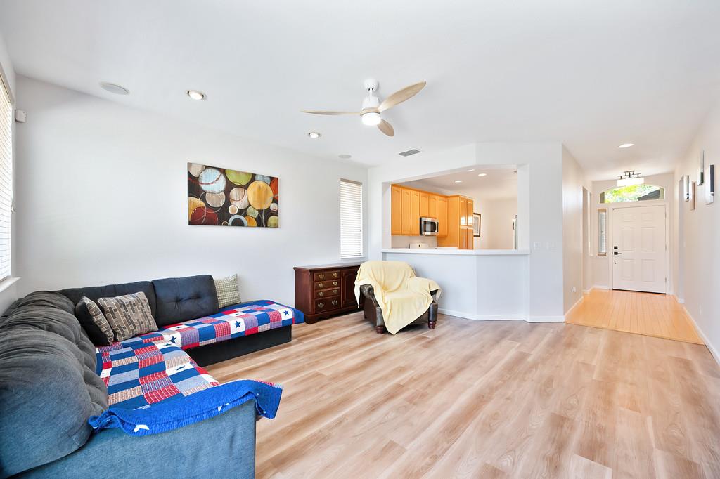 Verdeca Way, Rancho Cordova, California image 16