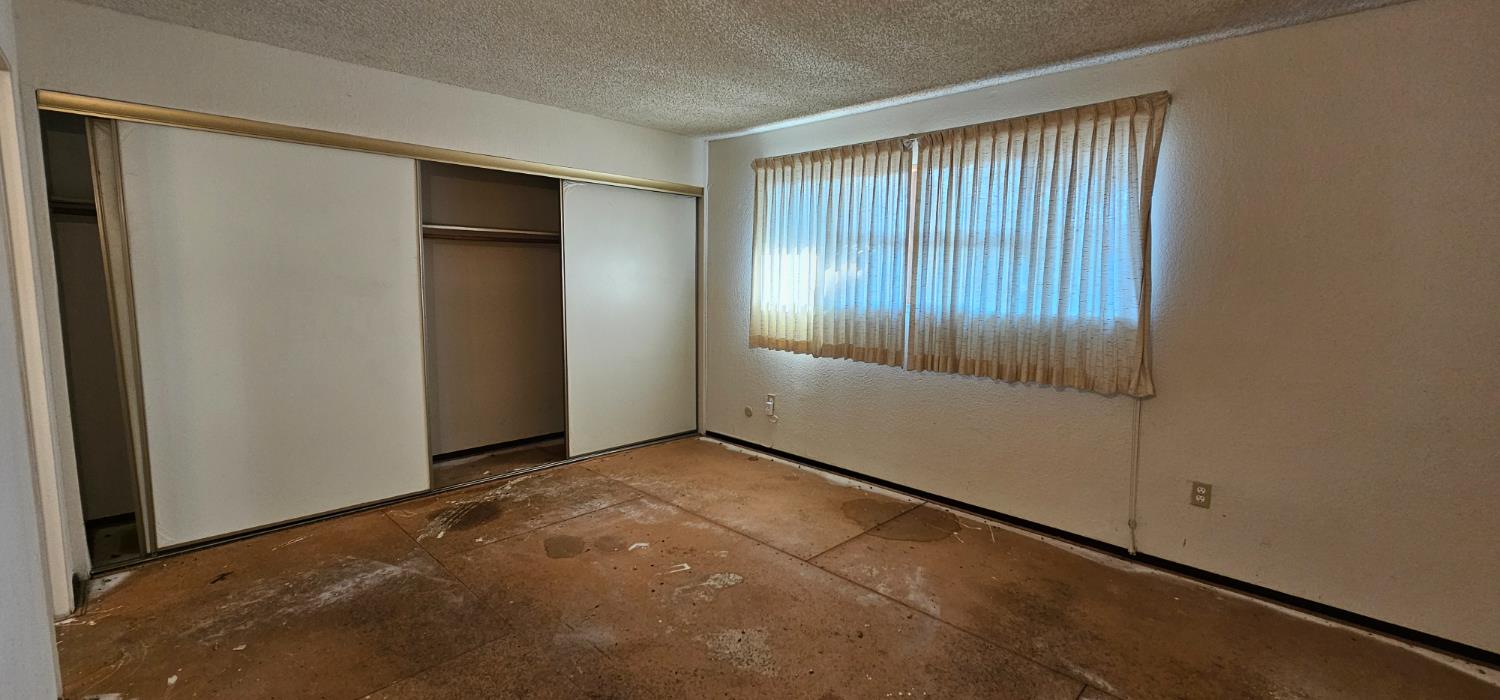 Manhattan Drive, Stockton, California image 16