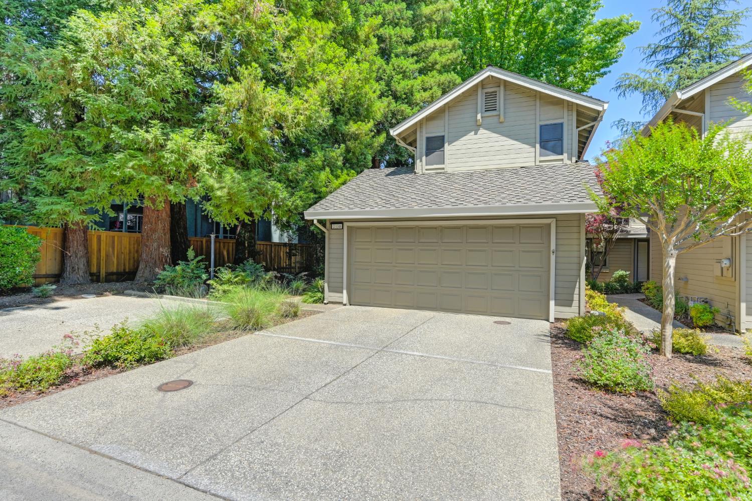 Photo #4: 225072238 Listing: Photo #4