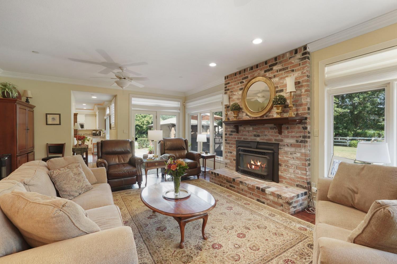 Detail Gallery Image 14 of 74 For 24646 Meadow Creek Ct, Acampo,  CA 95220 - 4 Beds | 4/1 Baths