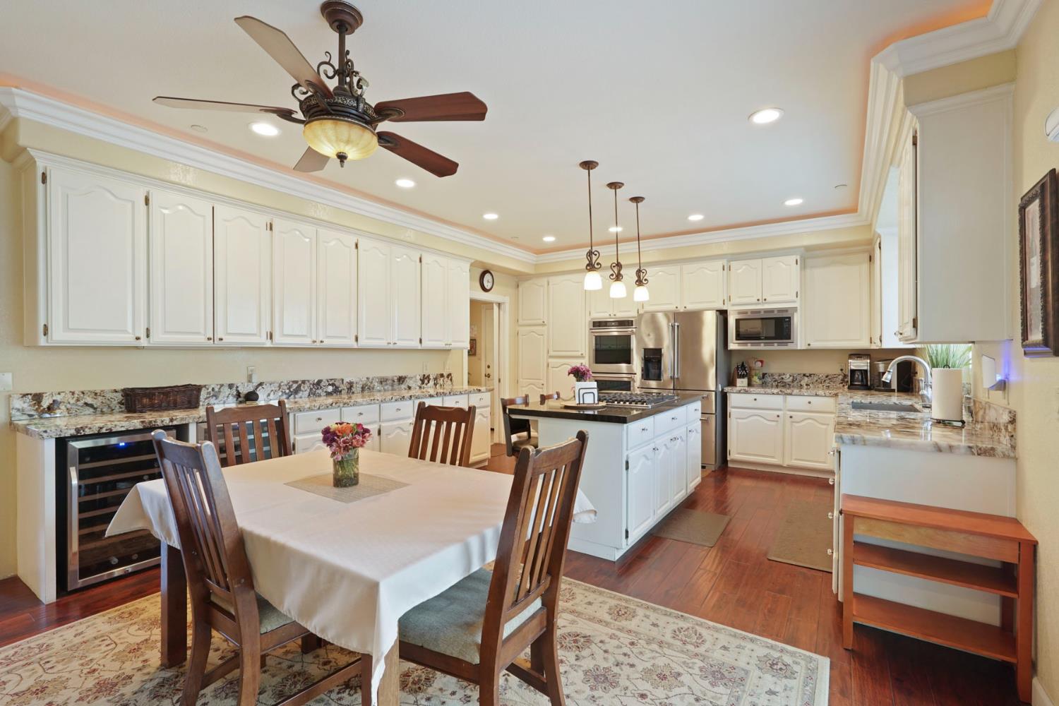 Detail Gallery Image 20 of 74 For 24646 Meadow Creek Ct, Acampo,  CA 95220 - 4 Beds | 4/1 Baths