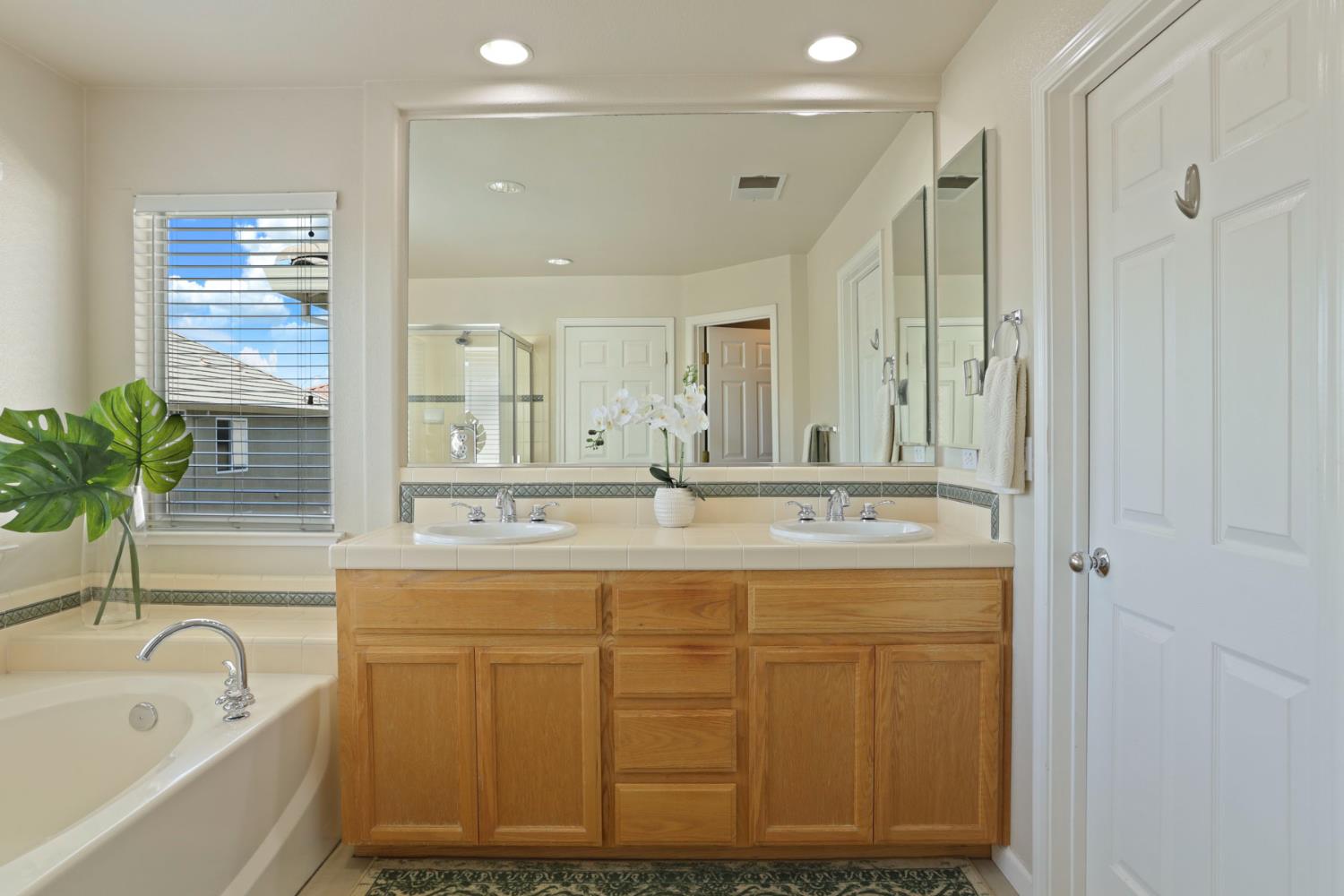 Golden Leaf Lane, Tracy, California image 22