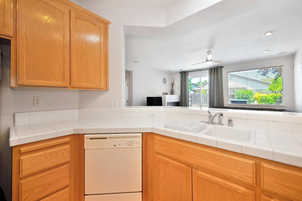 Verdeca Way, Rancho Cordova, California image 12