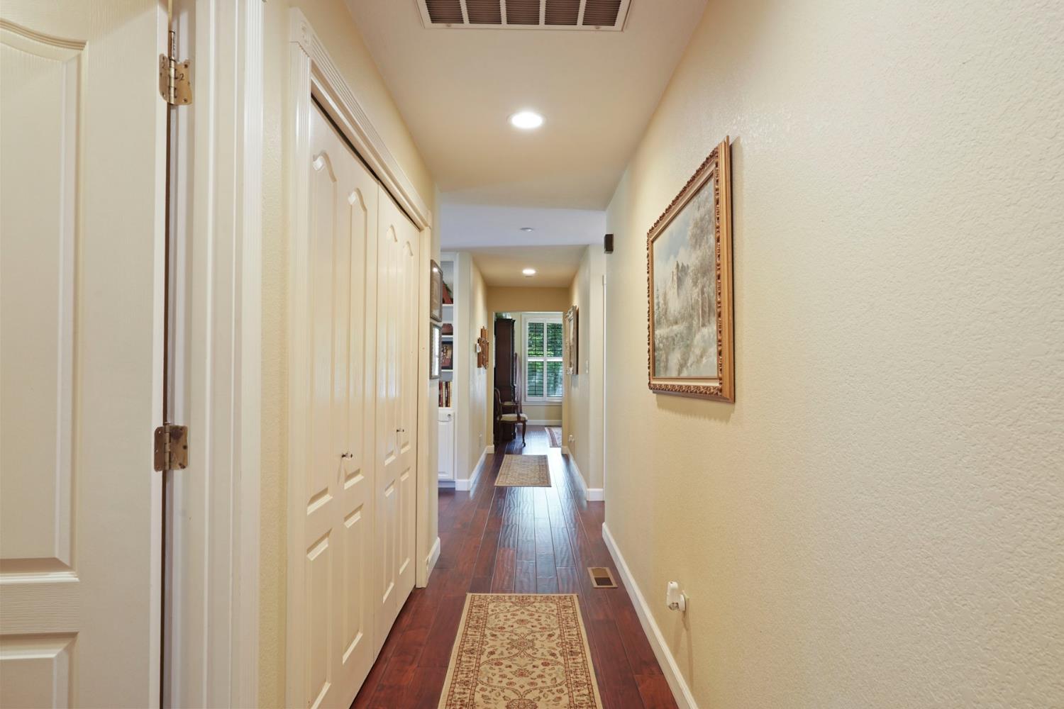 Detail Gallery Image 18 of 74 For 24646 Meadow Creek Ct, Acampo,  CA 95220 - 4 Beds | 4/1 Baths