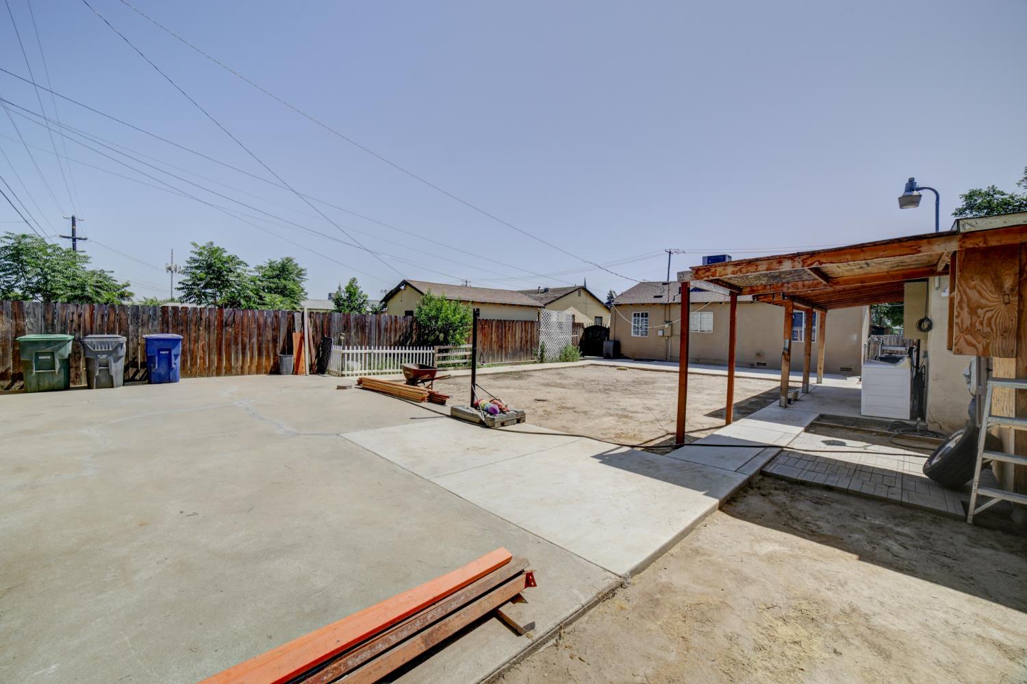 N Lake Street, Madera, California image 22