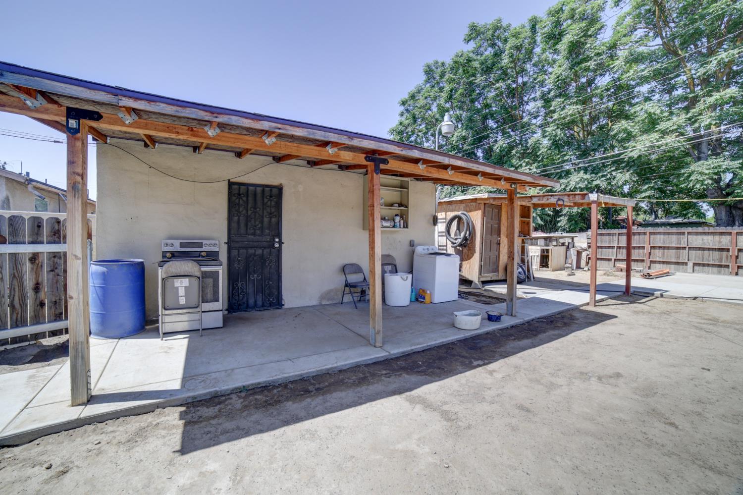 N Lake Street, Madera, California image 24