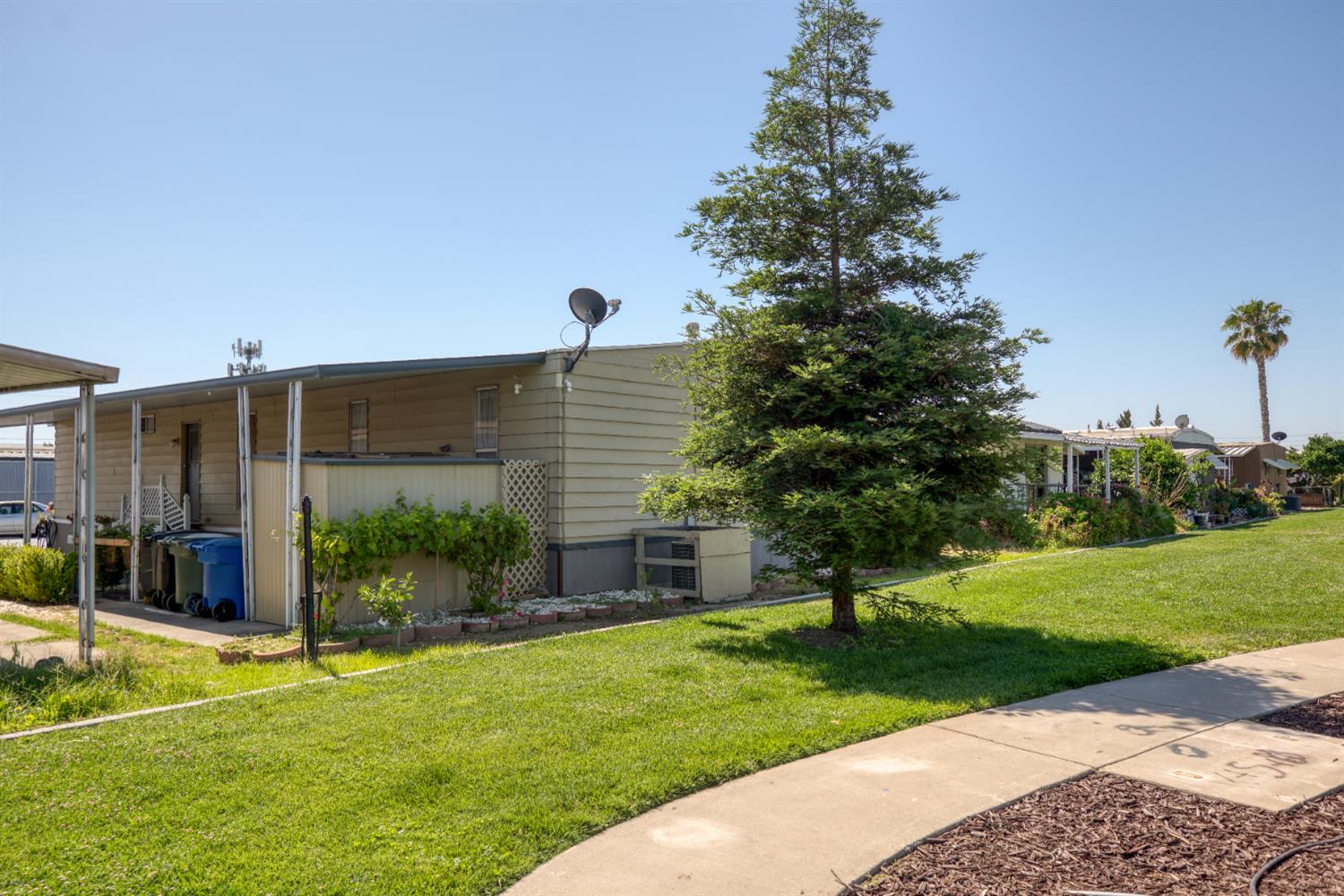 Detail Gallery Image 9 of 39 For 2845 Hatch, Modesto,  CA 95351 - 3 Beds | 0/2 Baths