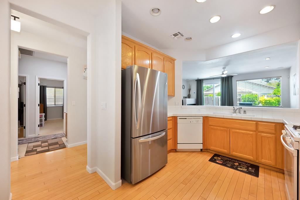 Verdeca Way, Rancho Cordova, California image 3