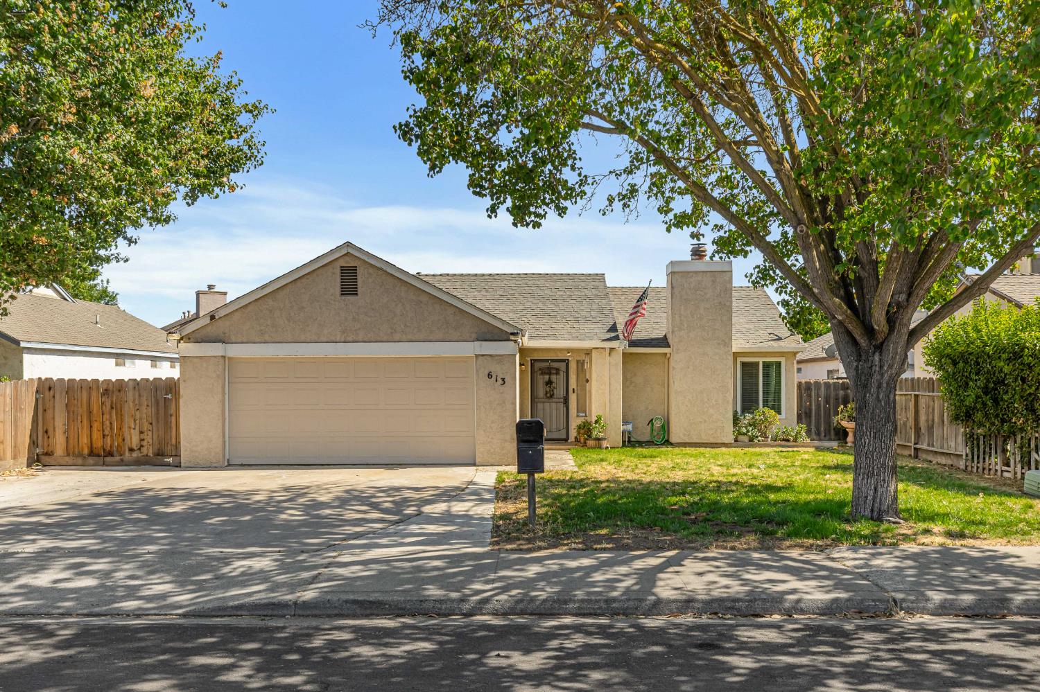 Laurel Avenue, Modesto, California image 2