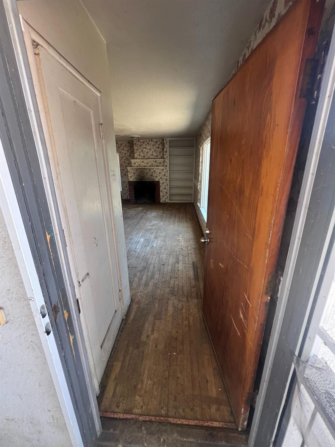 E 21st Street, Merced, California image 6