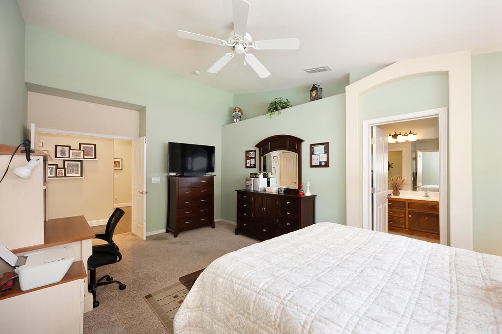 Rowlands Court, Folsom, California image 36