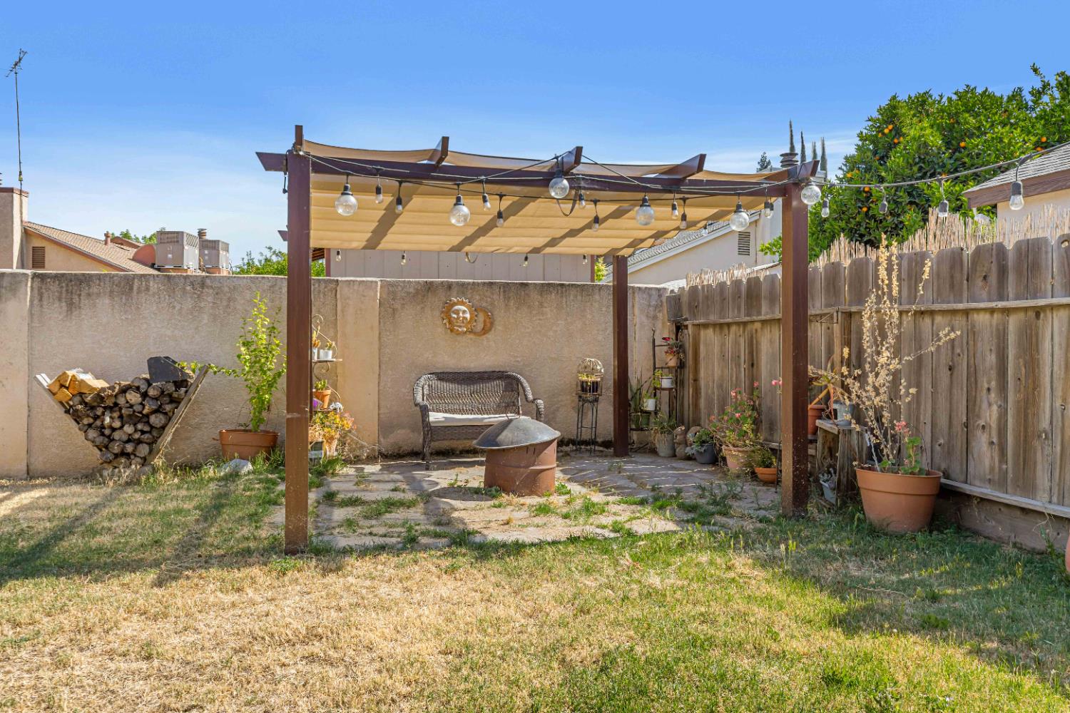 Laurel Avenue, Modesto, California image 25