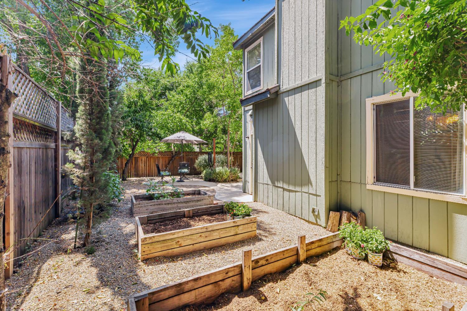 Dimensions Lane, Elk Grove, California image 38