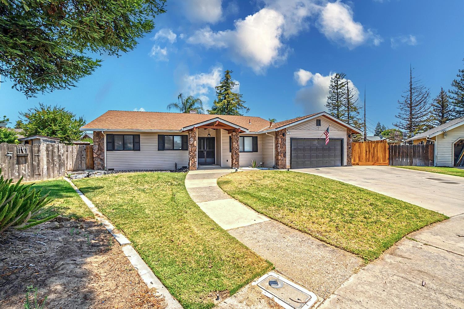 Oxford Avenue, Turlock, California image 6