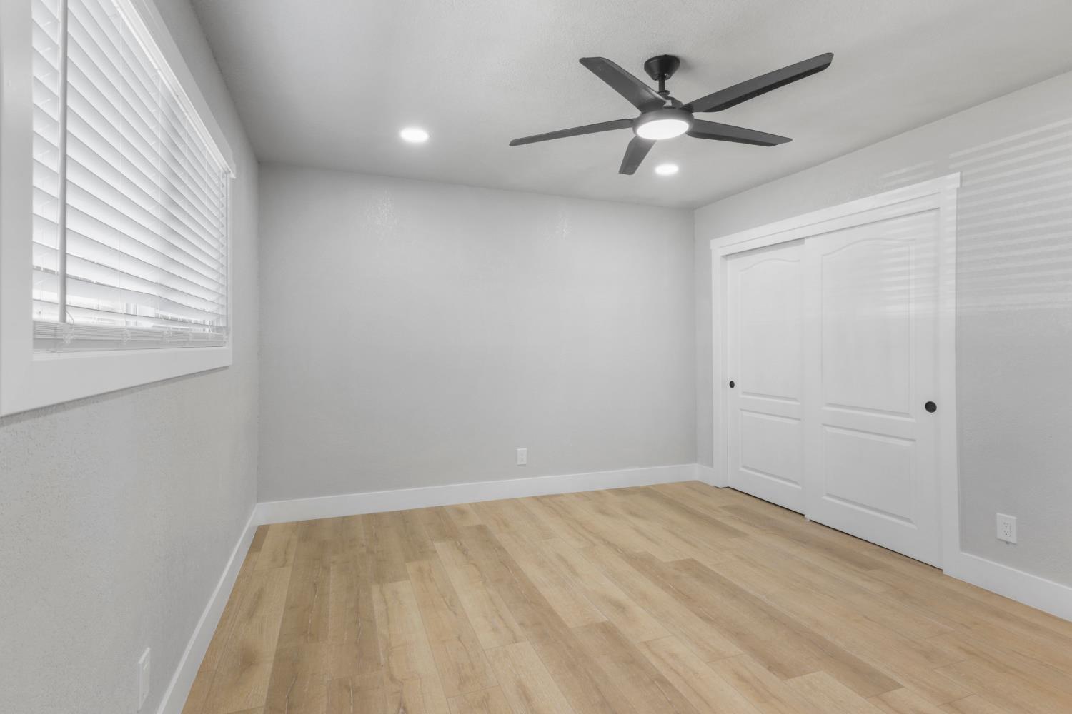 Detail Gallery Image 30 of 42 For 1752 Crestwood Cir, Stockton,  CA 95210 - 4 Beds | 2 Baths