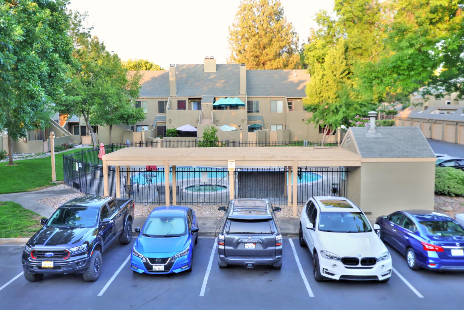 Photo #6: 225072718 Listing: Photo #6