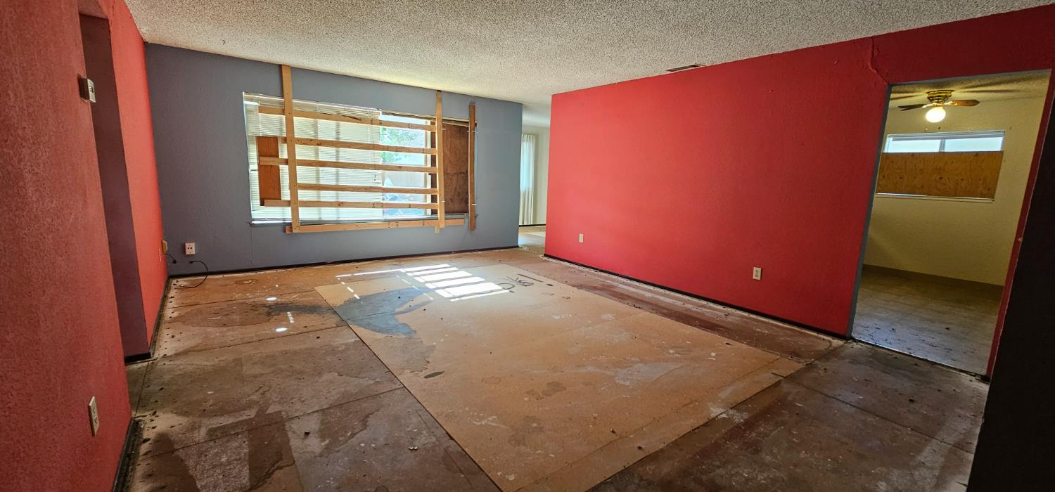 Manhattan Drive, Stockton, California image 6