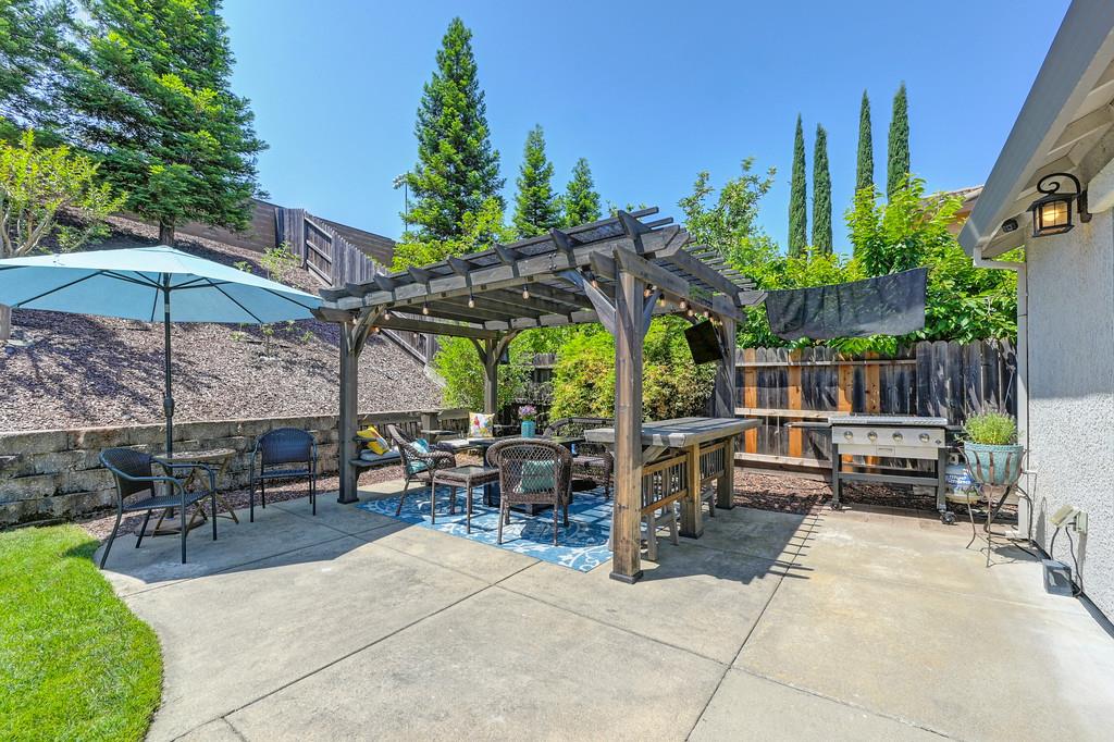 Rowlands Court, Folsom, California image 42