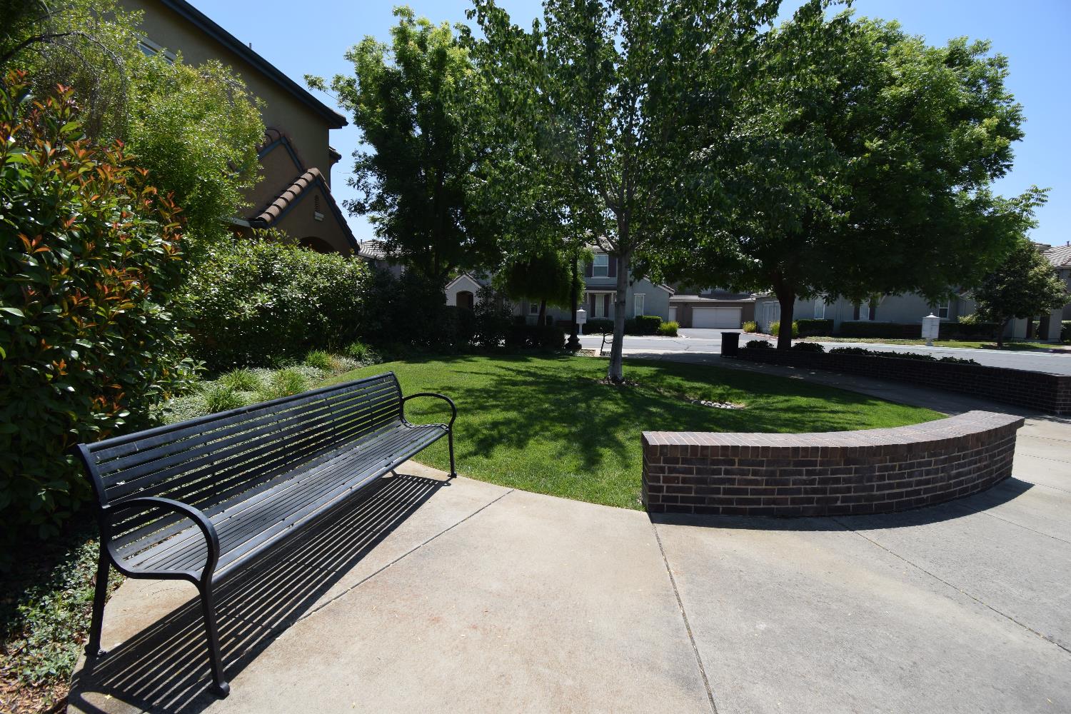 Dante Circle, Roseville, California image 3