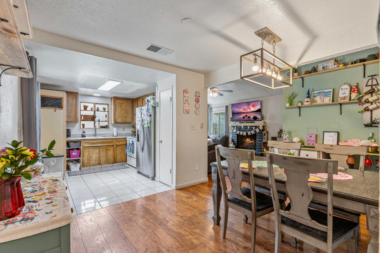 Laurel Avenue, Modesto, California image 8