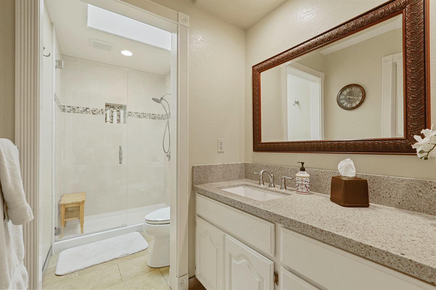 Detail Gallery Image 45 of 74 For 24646 Meadow Creek Ct, Acampo,  CA 95220 - 4 Beds | 4/1 Baths