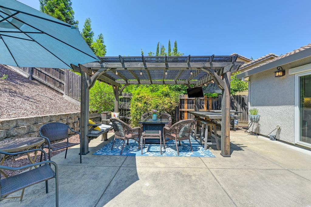 Rowlands Court, Folsom, California image 43