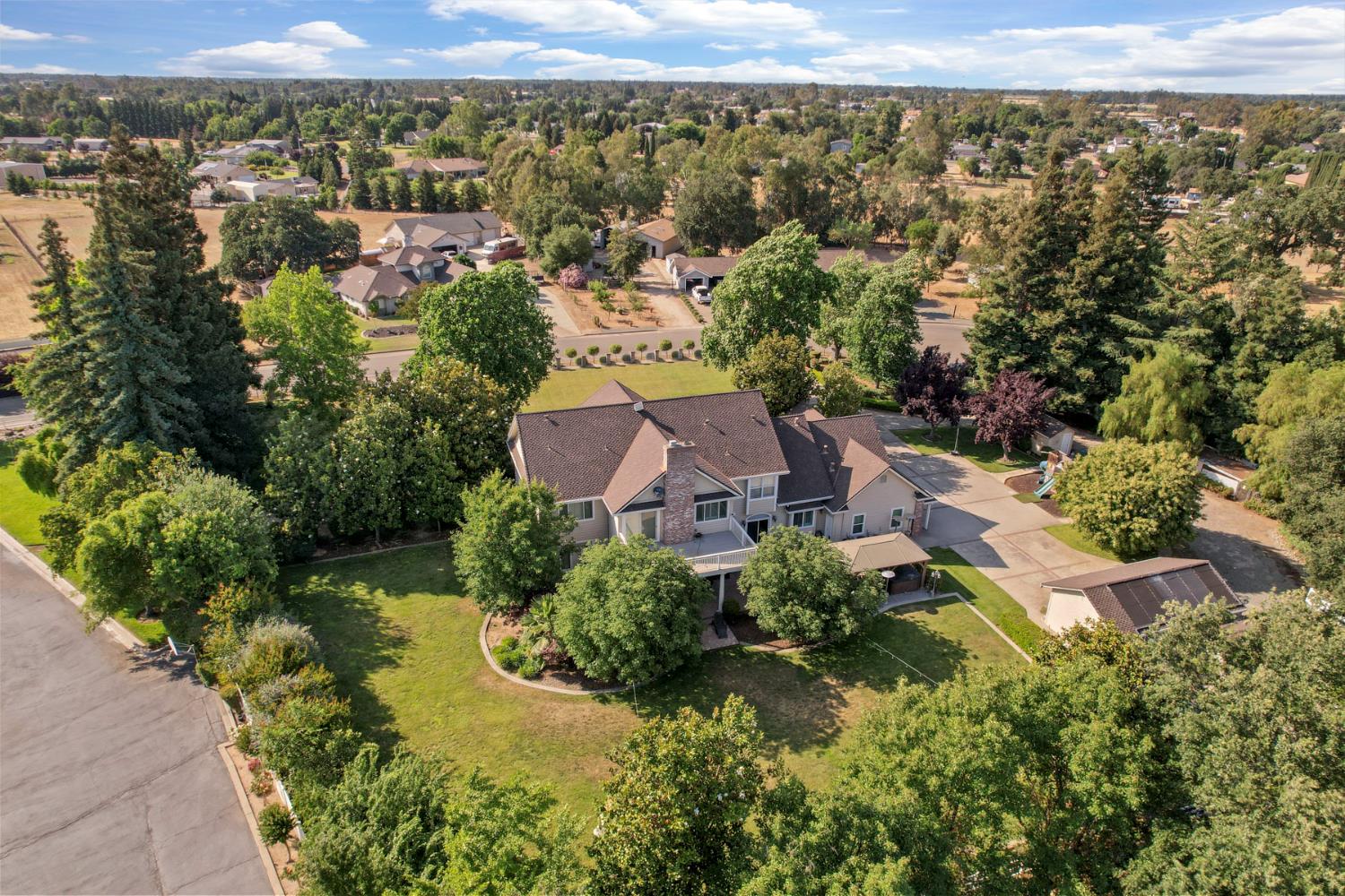 Detail Gallery Image 3 of 74 For 24646 Meadow Creek Ct, Acampo,  CA 95220 - 4 Beds | 4/1 Baths
