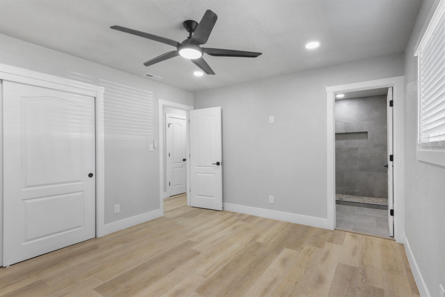Detail Gallery Image 34 of 42 For 1752 Crestwood Cir, Stockton,  CA 95210 - 4 Beds | 2 Baths