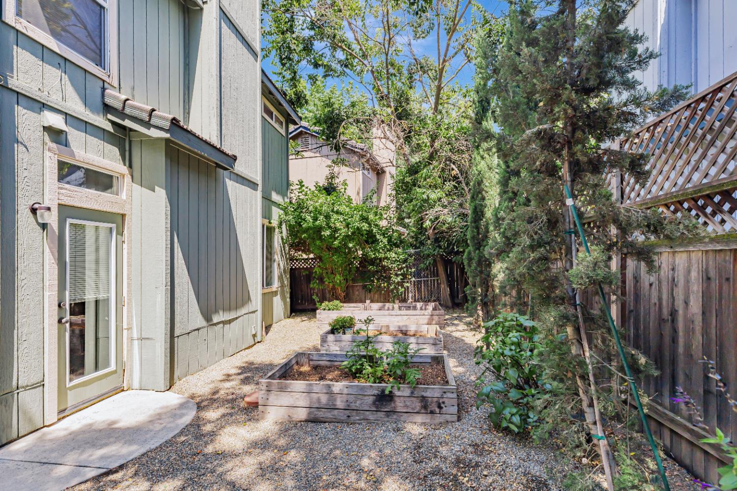 Dimensions Lane, Elk Grove, California image 37