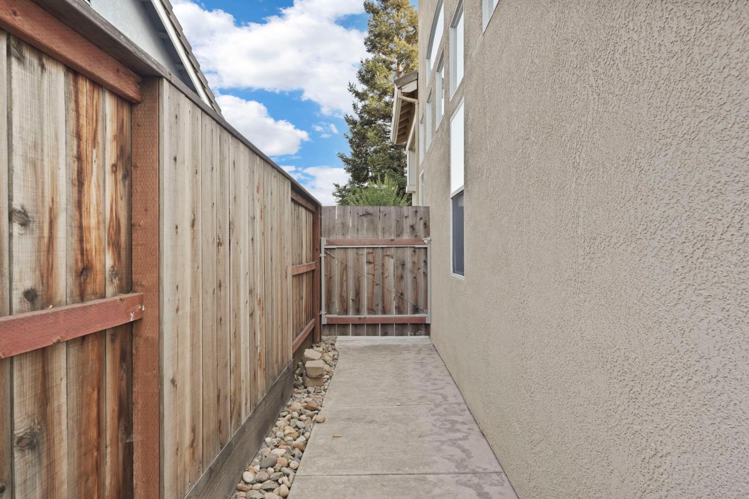 Carnation Avenue, Sacramento, California image 17