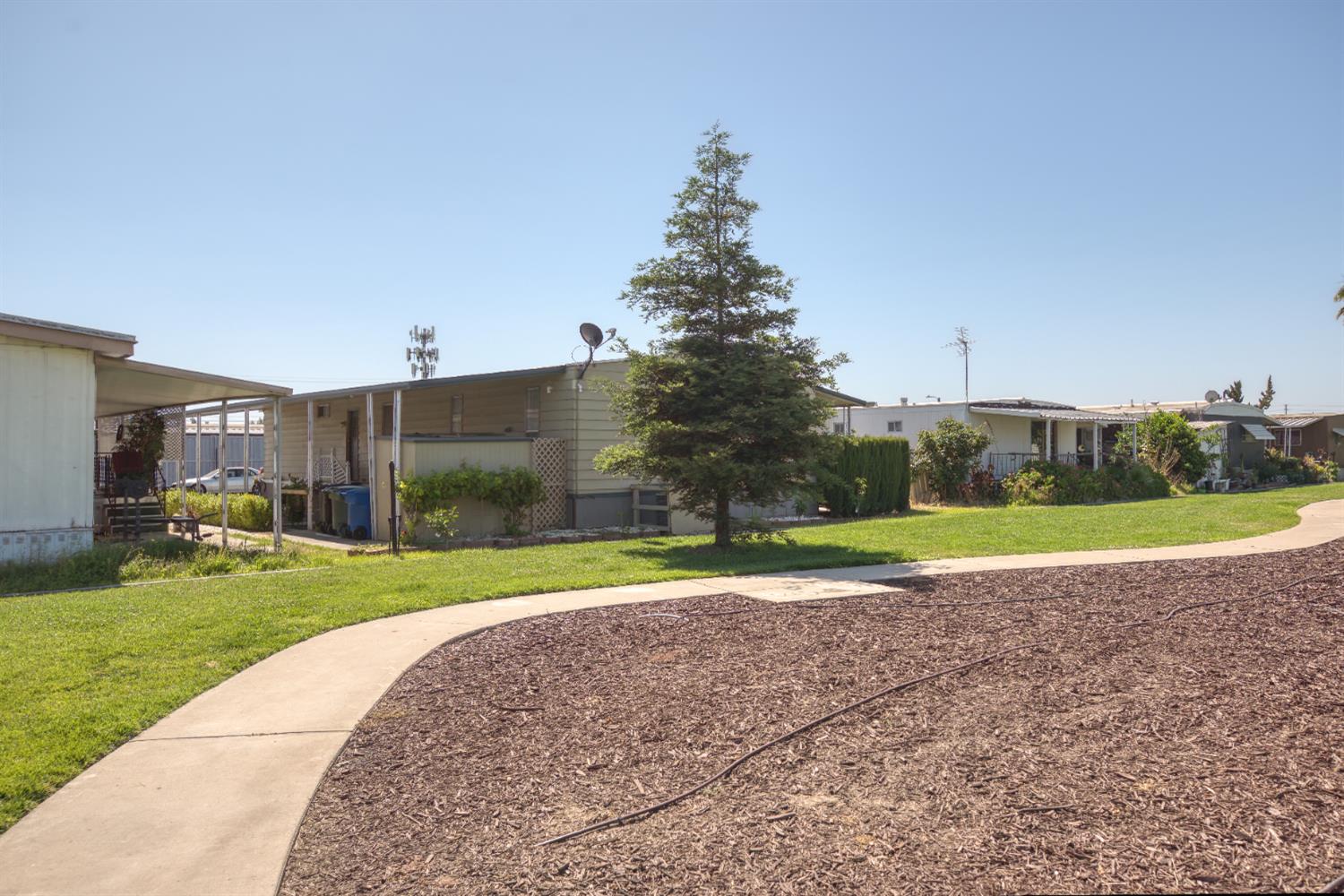 Detail Gallery Image 10 of 39 For 2845 Hatch, Modesto,  CA 95351 - 3 Beds | 0/2 Baths