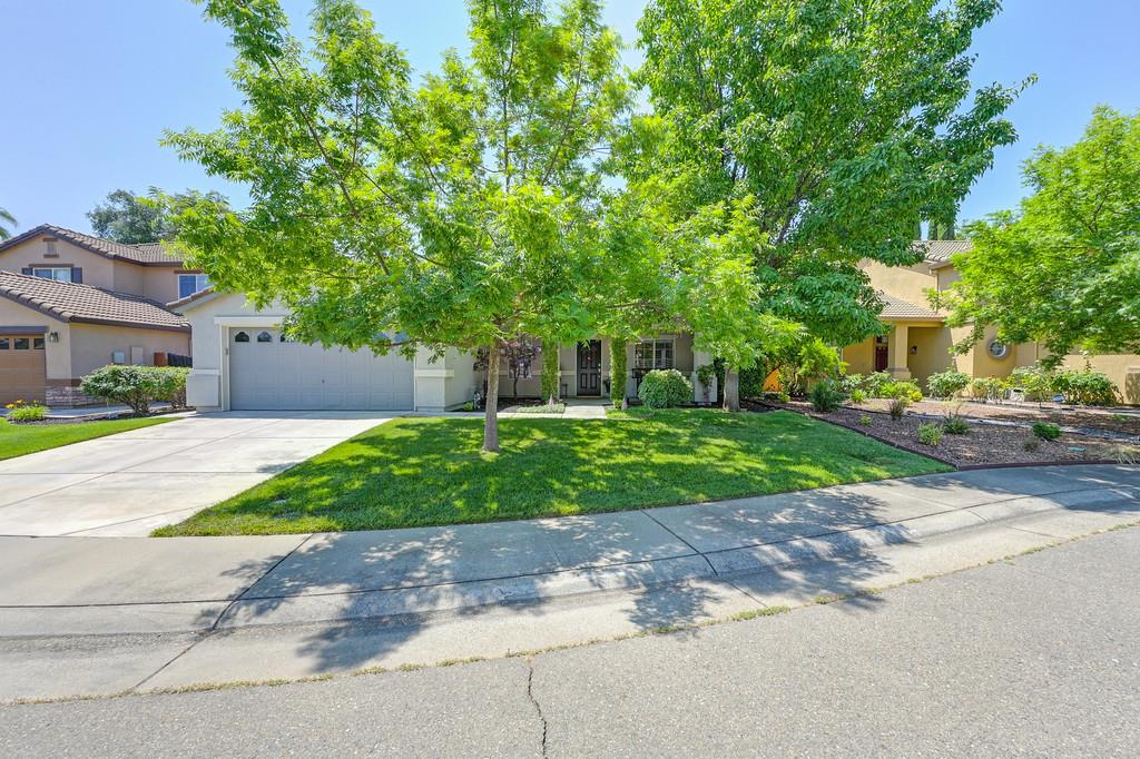 Rowlands Court, Folsom, California image 4