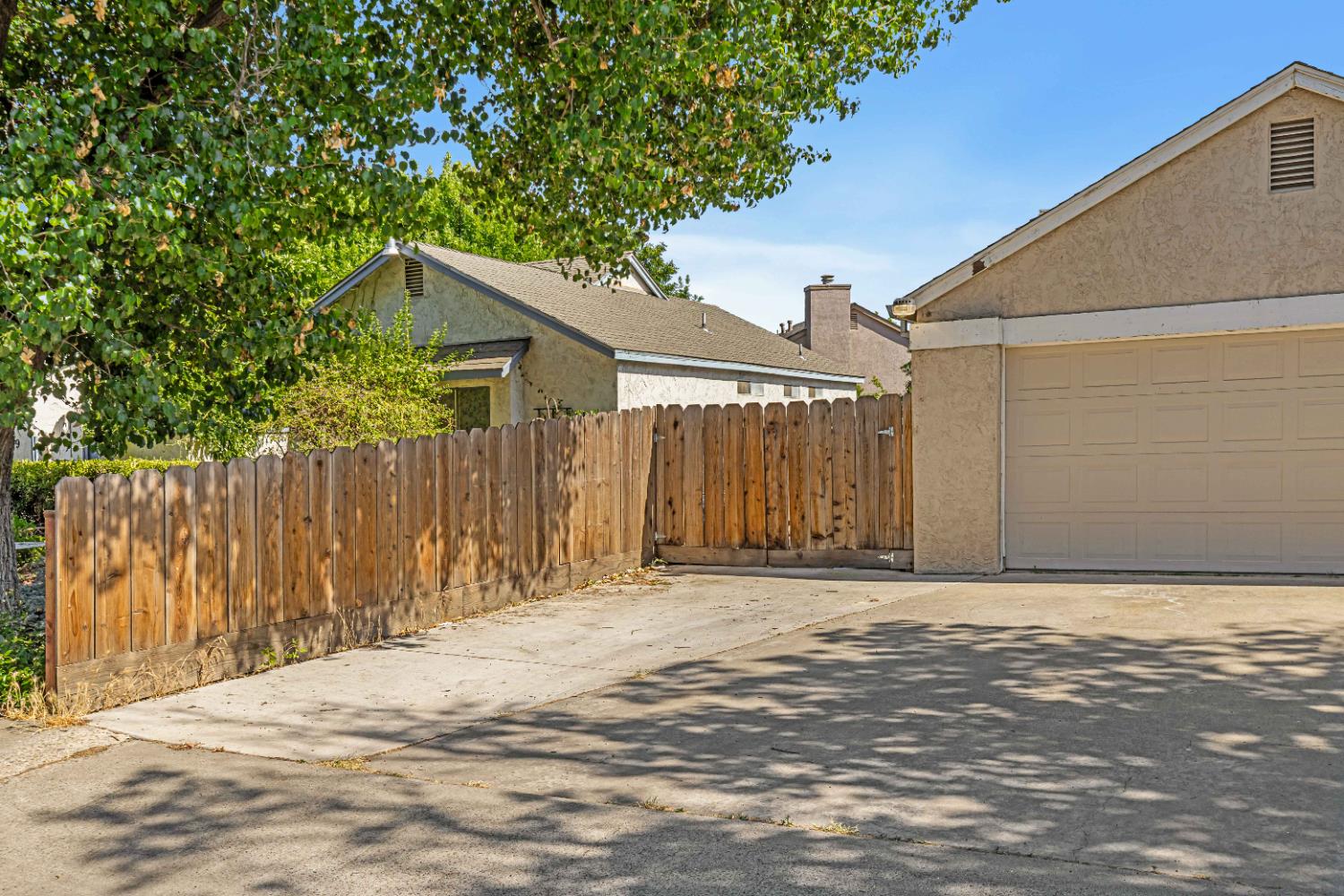 Laurel Avenue, Modesto, California image 4