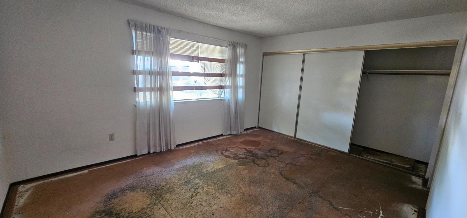 Manhattan Drive, Stockton, California image 20