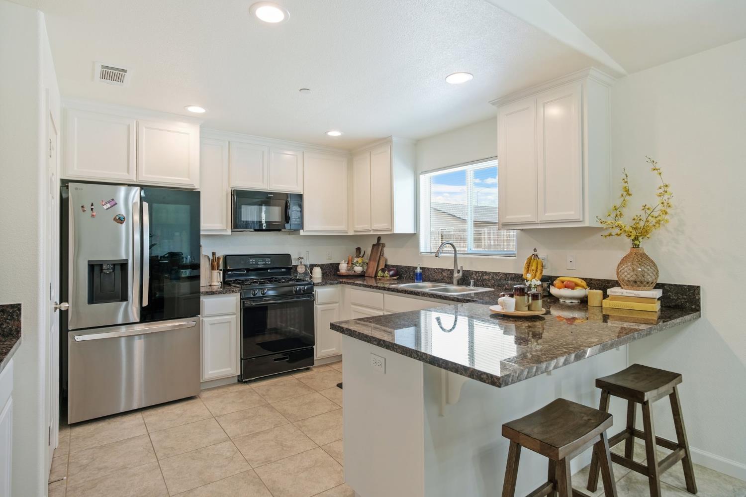 W Petrel Court, Winton, California image 9