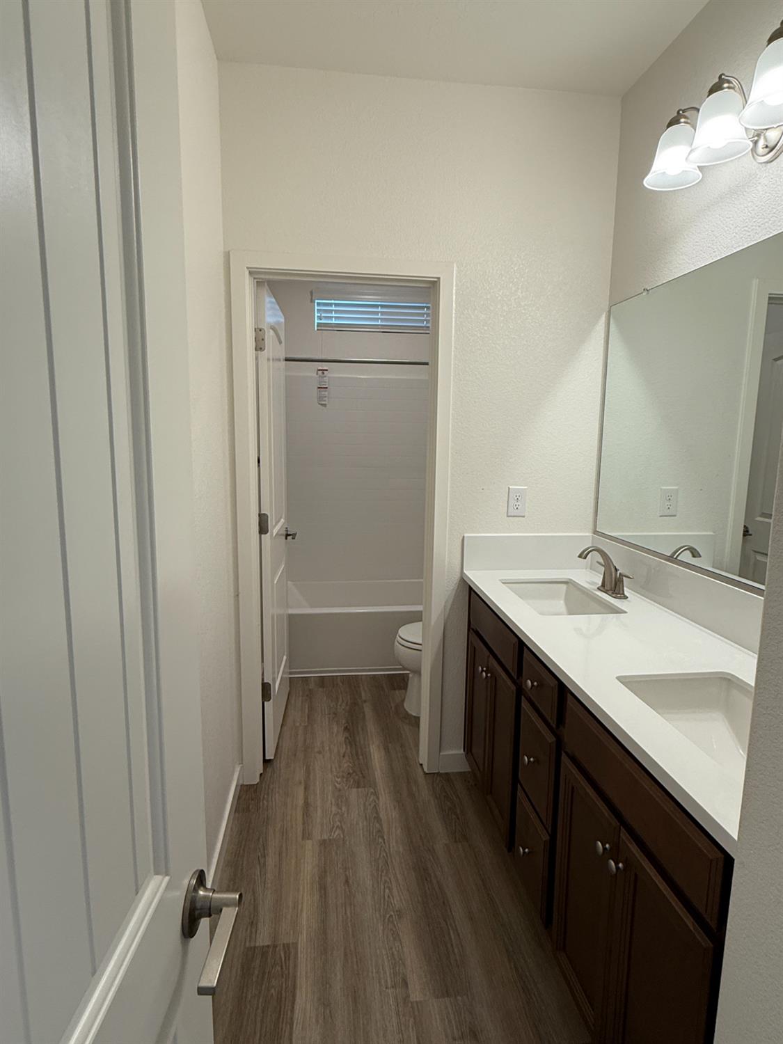 Morro Court, Los Banos, California image 9