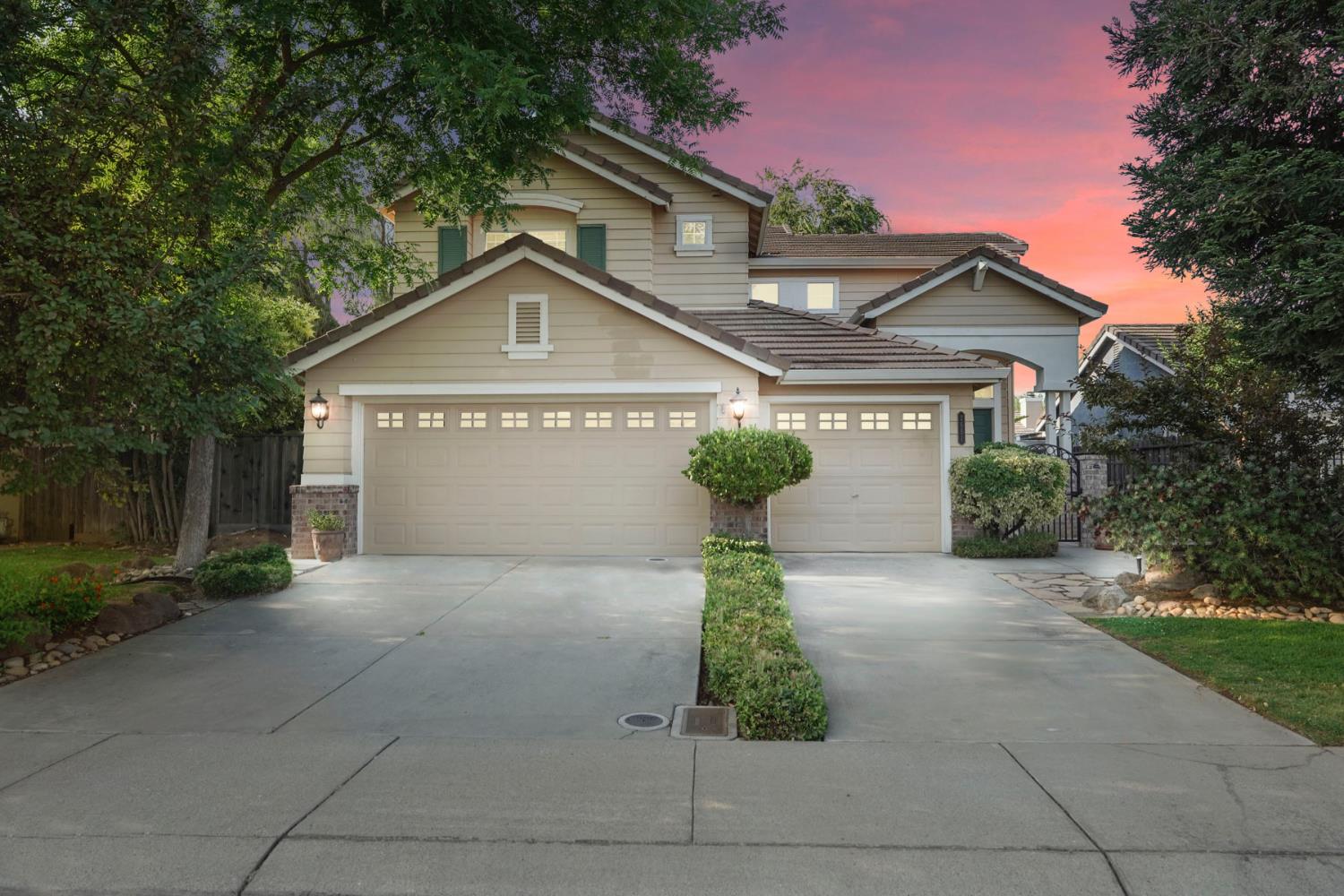 Carnation Avenue, Sacramento, California image 1