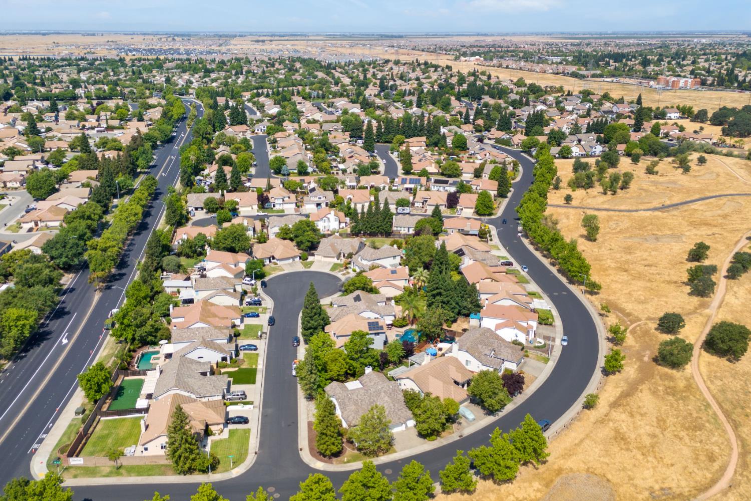 Aylesbury, Roseville, California image 37