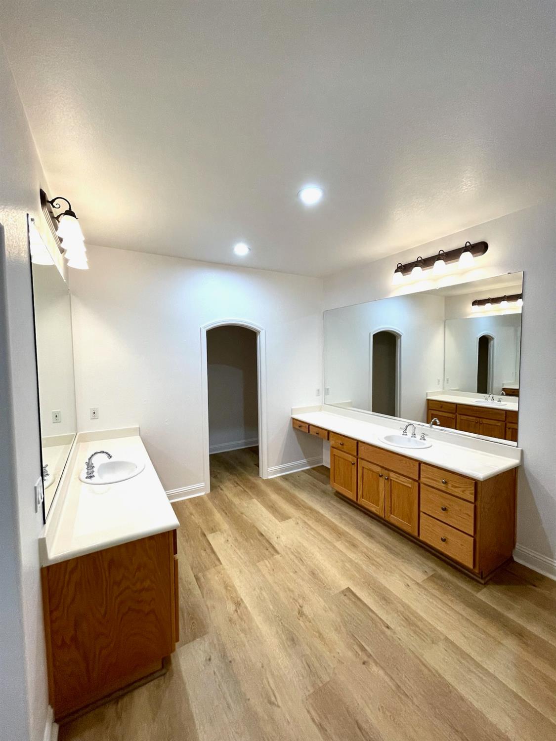 Thornhill Way, Modesto, California image 7