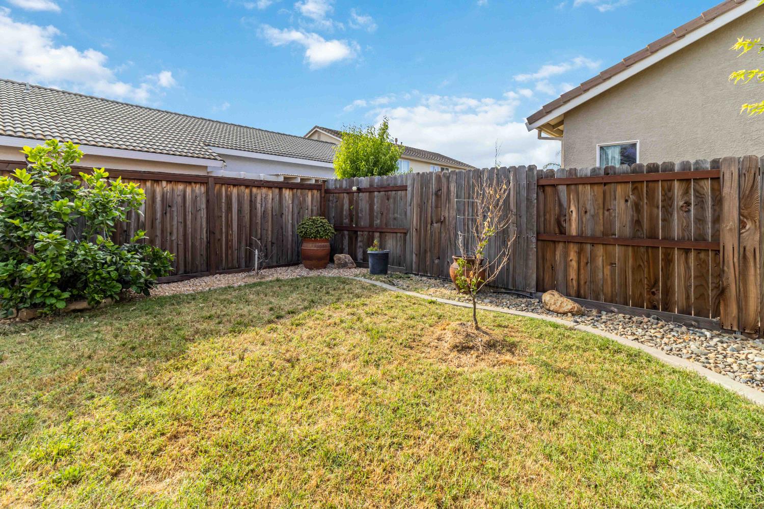 Salmon Creek Drive, Elk Grove, California image 37