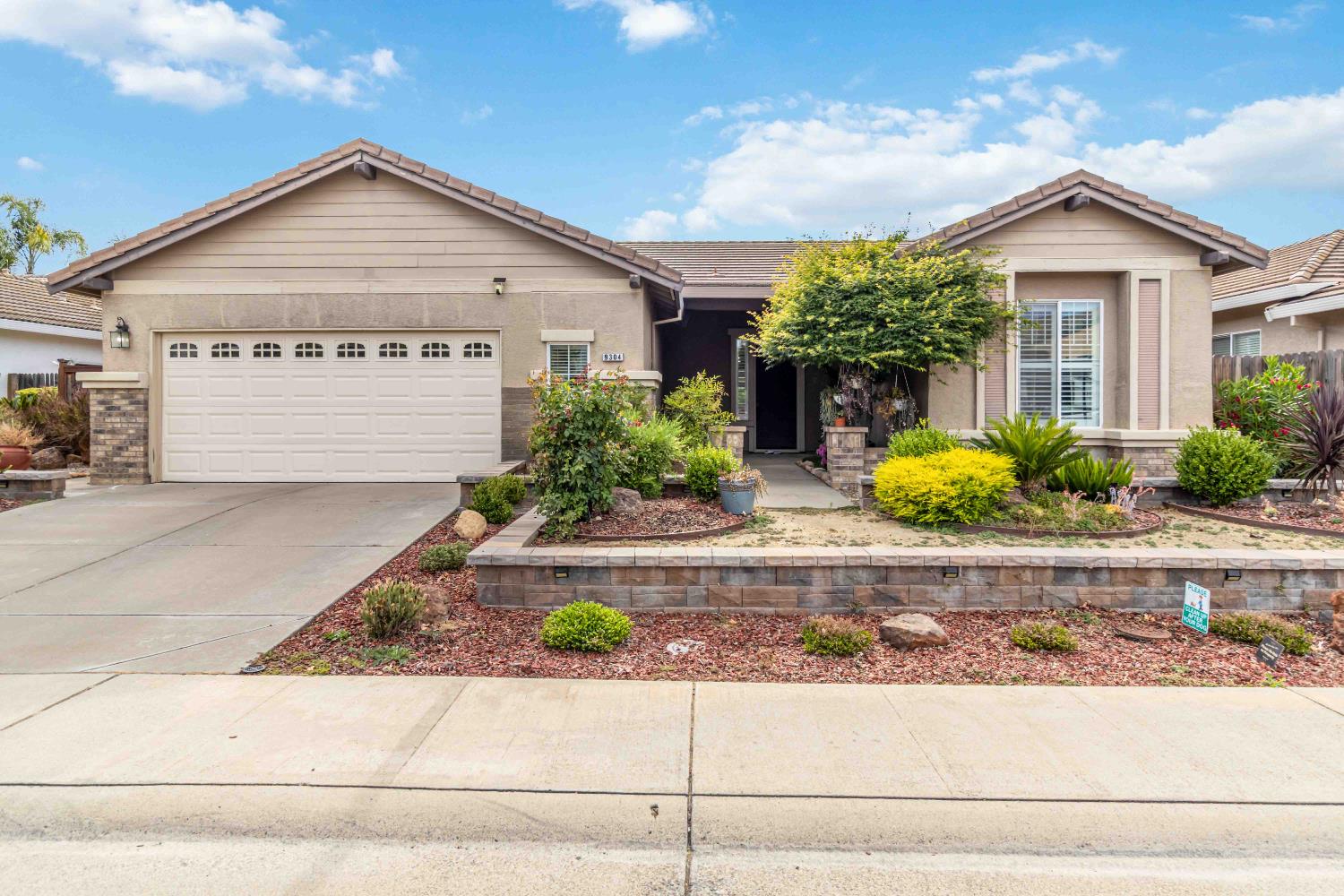 Salmon Creek Drive, Elk Grove, California image 2